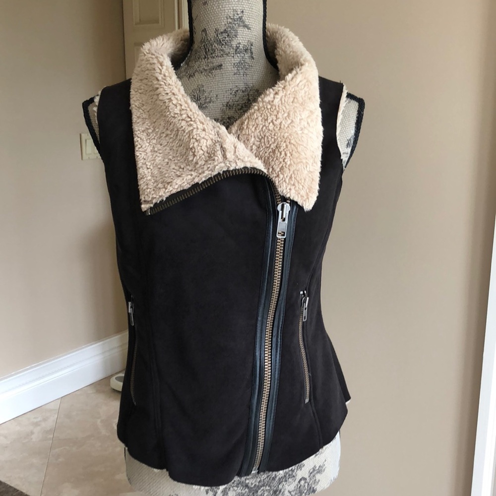 Hinge. Faux suede and shearling vest